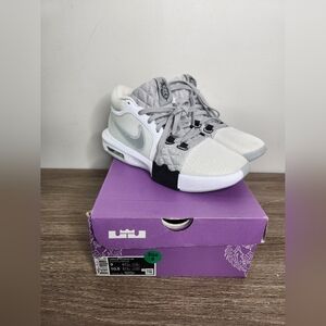 Nike LeBron Witness 8 VIII Men's Basketball Shoes